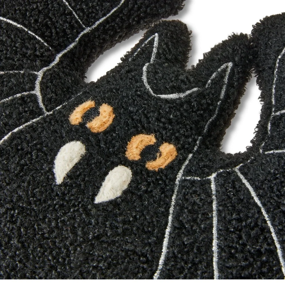 🆕Bouclè Bat Shaped Pillow, OS